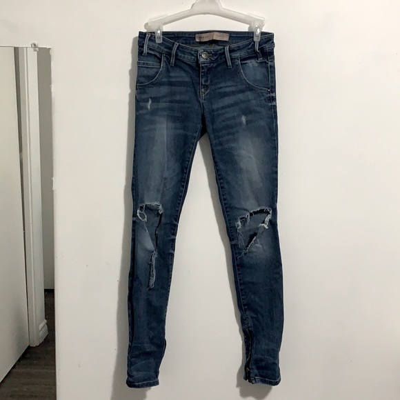Guess Skinny Jeans with Zipper Accents - Picture 1 of 3